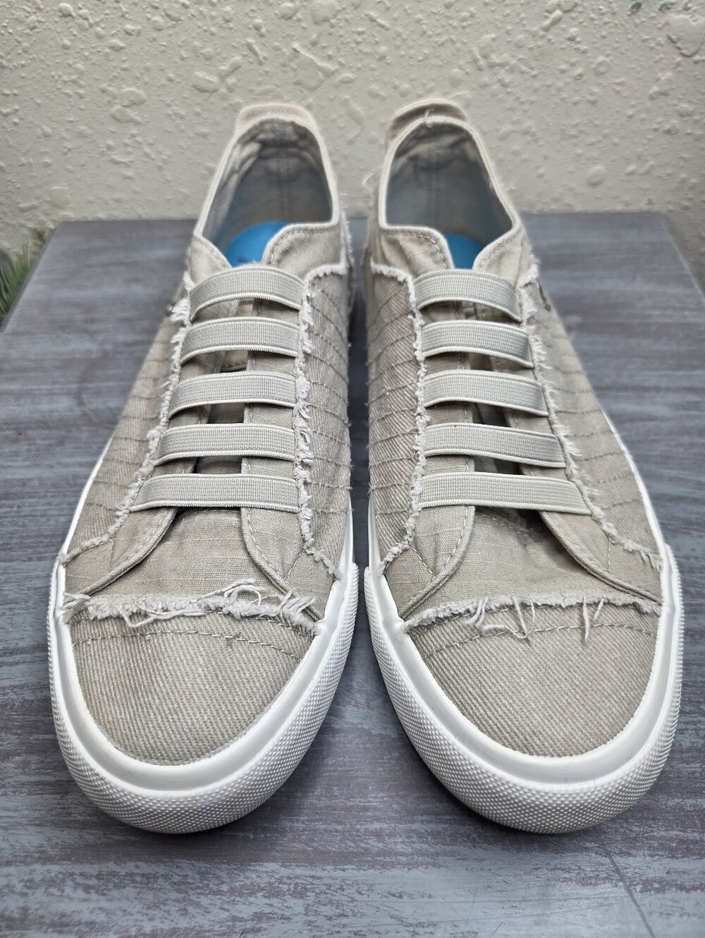 Blowfish Malibu Slip-On Women’s Sneakers in Beige Size 8.5